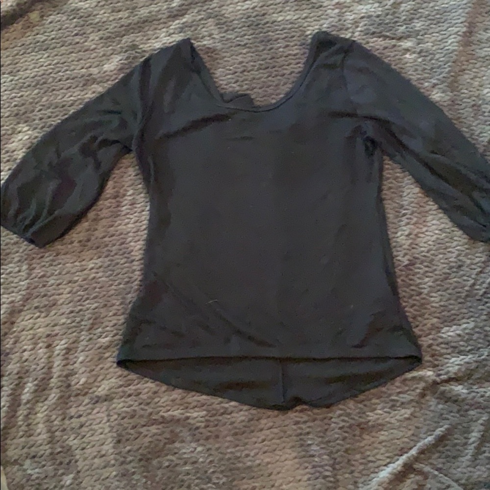 Bow design top - Picture 2 of 2